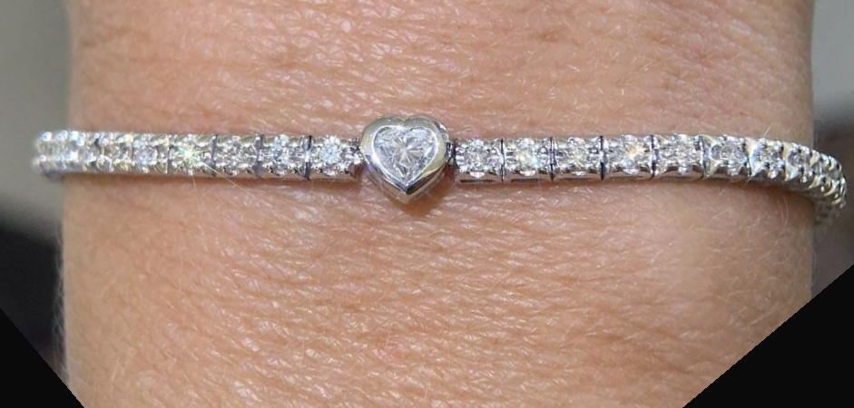 TENNIS BRACELET WITH MINI DIAMOND HEART