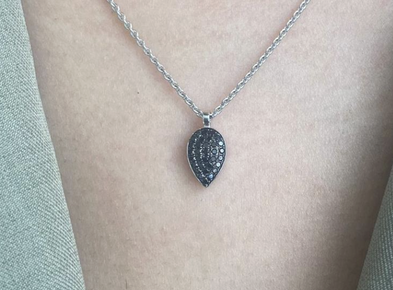 TWO-TONE DIAMOND TEARDROP NECKLACE