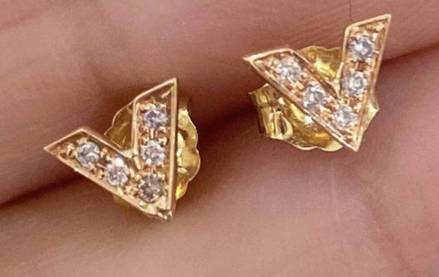 V EARRINGS
