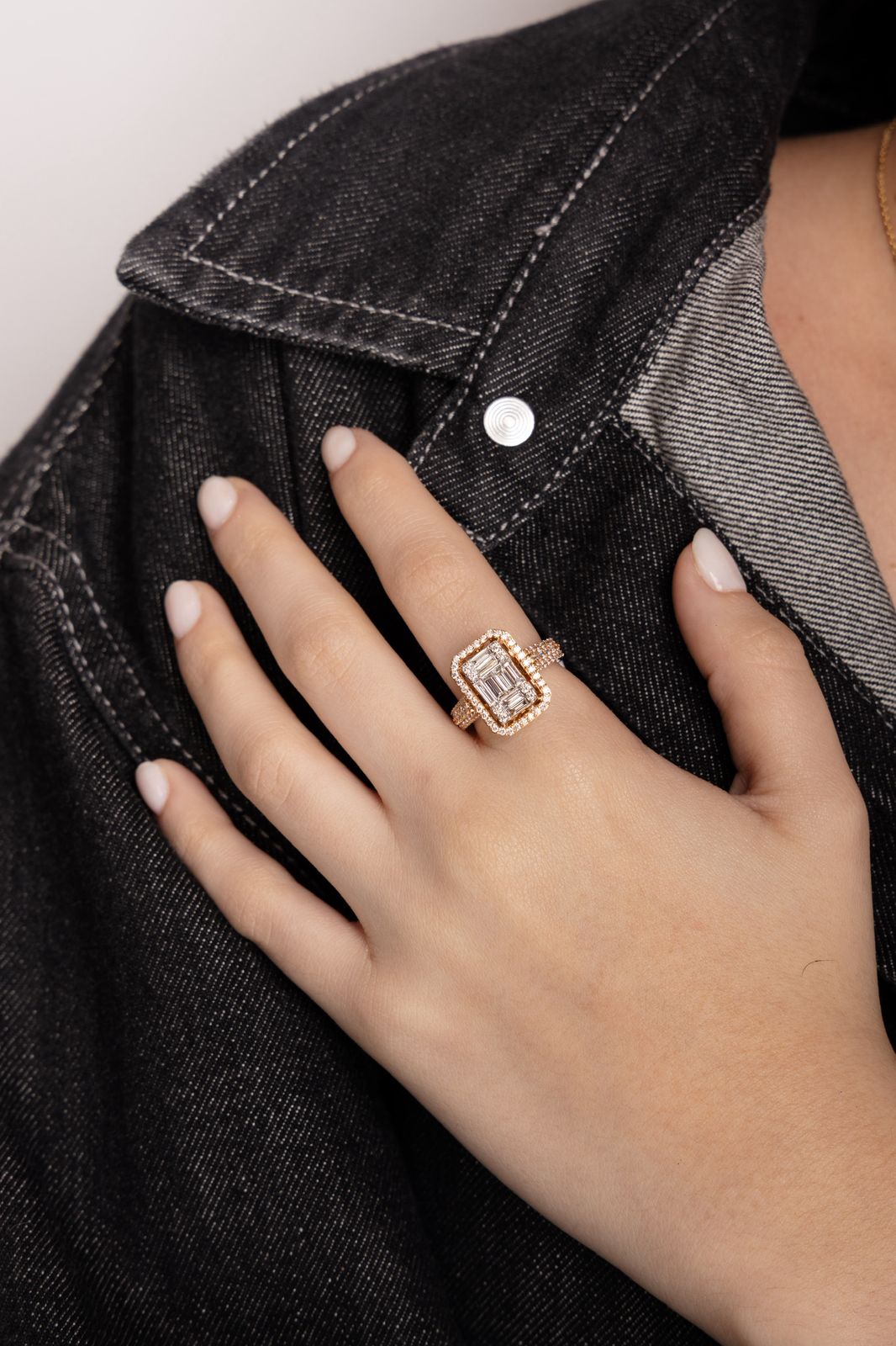 BAGUETTE SHAPE DIAMOND RING ROSE GOLD
