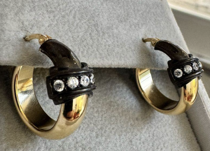 YELLOW GOLD AND BLACK RHODIUM HOOP EARRINGS WITH DIAMONDS