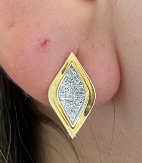 YELLOW GOLD LEAVES WITH DIAMONDS