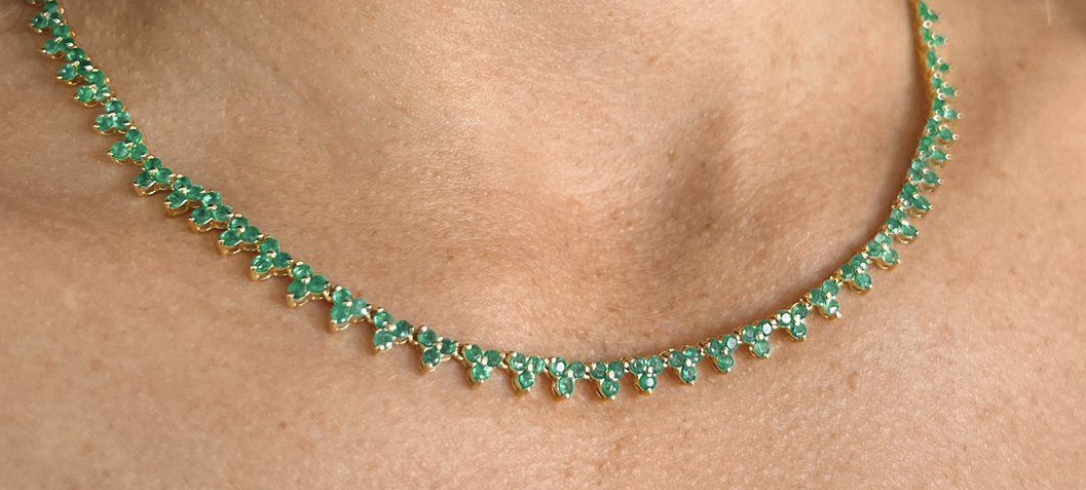 YELLOW GOLD TRIPLE EMERALD NECKLACE
